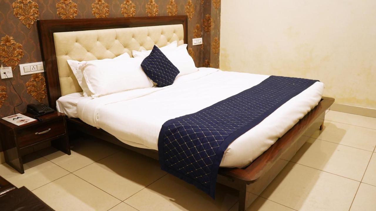 Aa Hotels & Resorts Zirakpur Ngoại thất bức ảnh